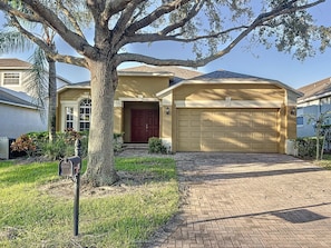 Exterior - PLUTO's PALACE: Private Pool, 24/7 Support During Your Stay (Davenport)