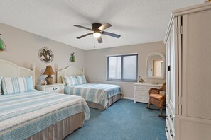 2 bedrooms, iron/ironing board, Internet, bed sheets - Surf Dweller 103 by Alicia Hollis Rental FREE ADVENTURES $300/Day (Fort Walton Beach)