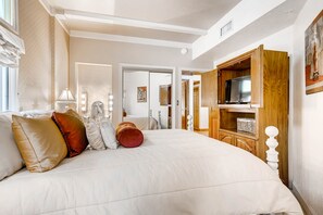 3 bedrooms, iron/ironing board, Internet, bed sheets