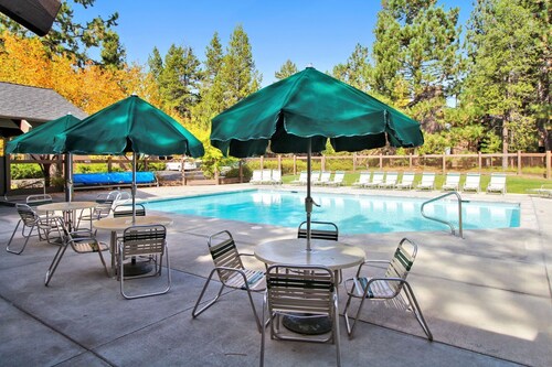 The Ridge at Sunriver - Condo # 1 - Accès à la piscine saisonnière et au tennis sur place, au bain à remous toute l'année et à 4 vélos