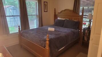 2 bedrooms, iron/ironing board, bed sheets