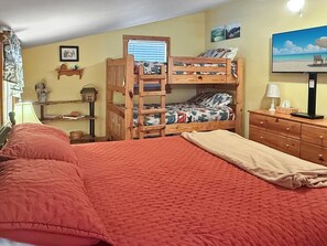 2 bedrooms, iron/ironing board, bed sheets