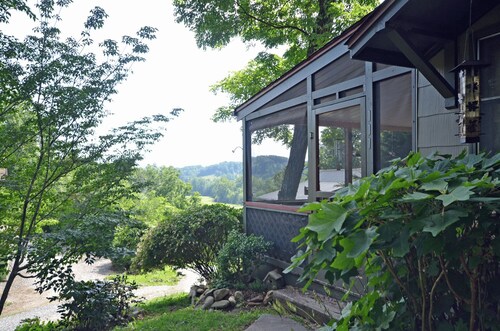 Valley View Cottage - Free Railroad Tix + Relaxing Cabin Close to Deep Creek