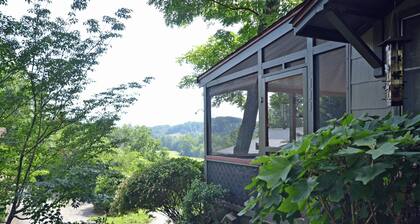 Valley View Cottage - Free Railroad Tix + Relaxing Cabin Close to Deep Creek