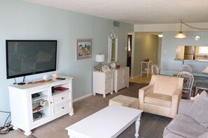 テレビ、DVD プレーヤー