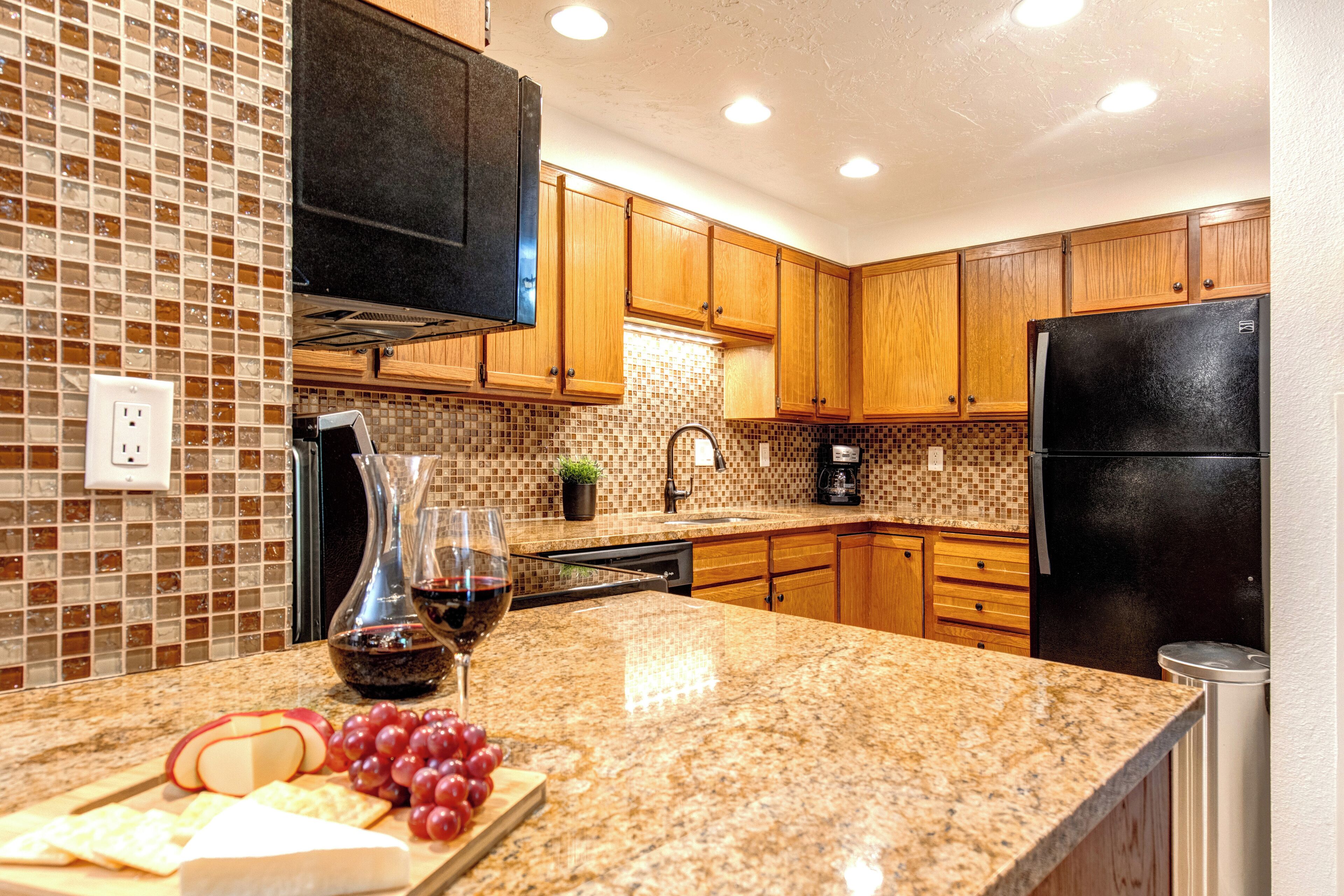 Refrigerador, microondas, parrilla de estufa y lavavajillas 