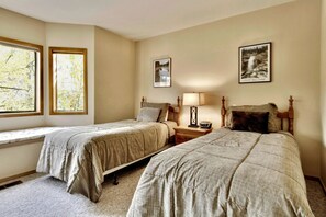 2 chambres, accès Internet, draps fournis