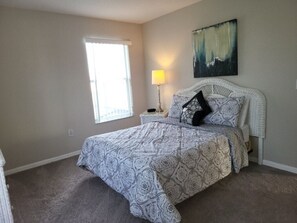 5 bedrooms, iron/ironing board, WiFi, bed sheets