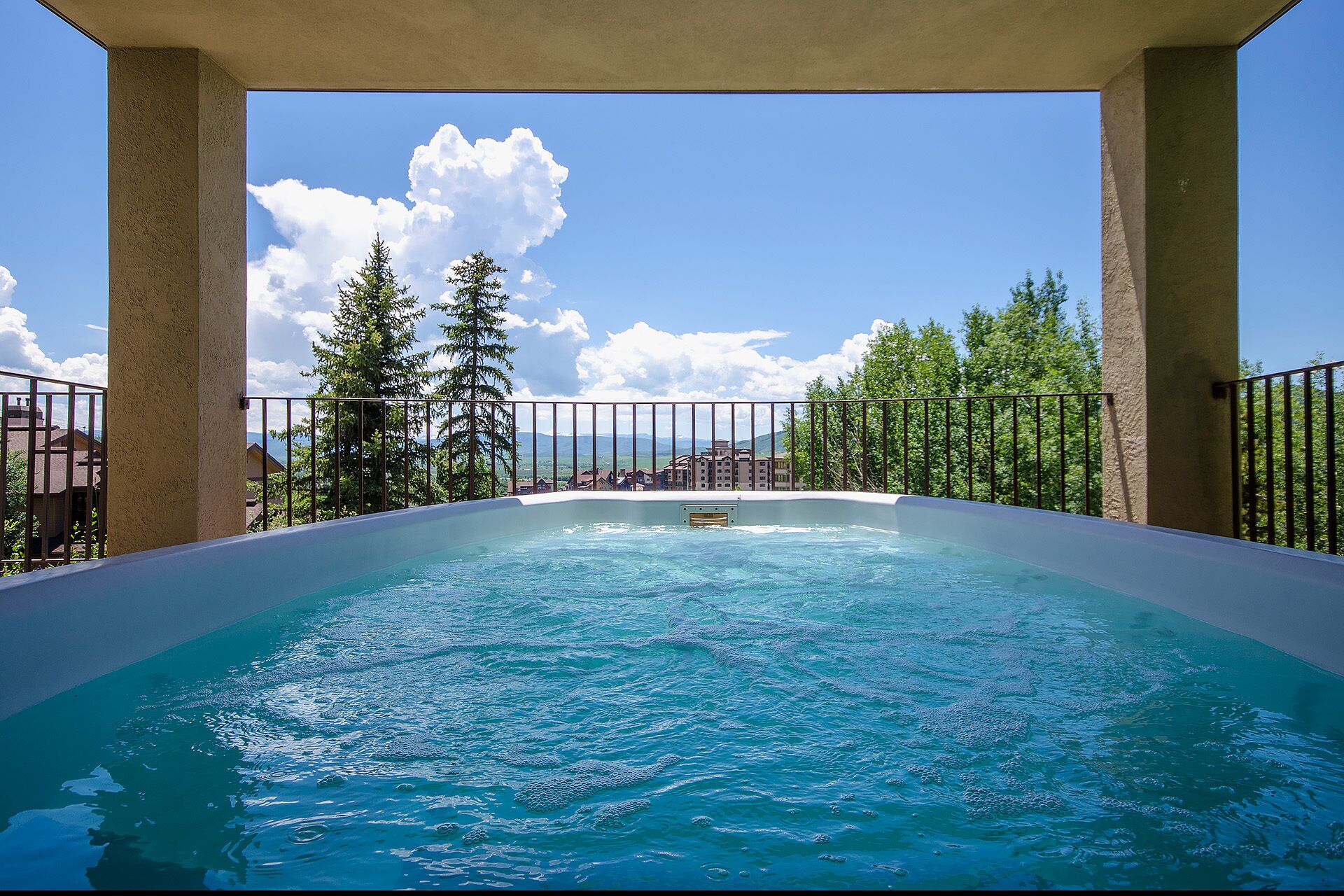 Bain à remous extérieur