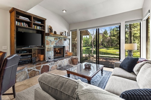 Beautiful Deer Valley Location