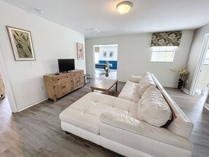 Smart TV - Disney Retreat - Private Pool & Spa, Remodeled! (Davenport)