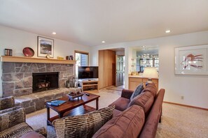 TV, fireplace, DVD player, table tennis