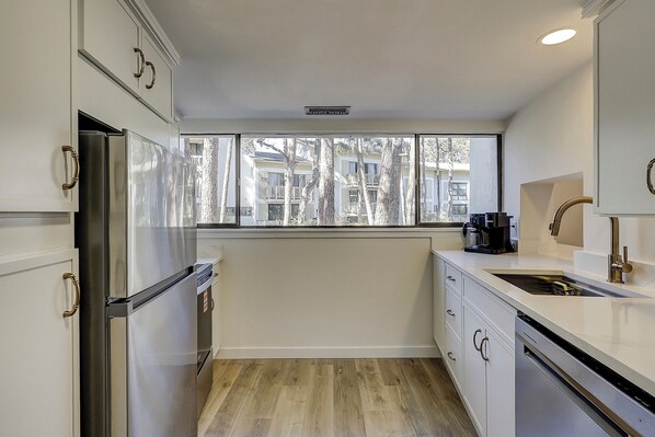 Fridge, microwave, oven, stovetop