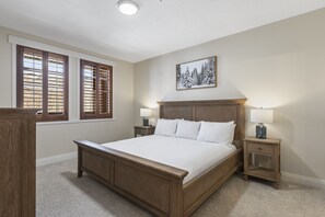 3 bedrooms, iron/ironing board, Internet, bed sheets