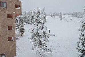 Exterior - Center Village Ski In/Out Perfectly decorated and sleeps 6 Walk to everything (Copper)