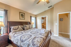 3 bedrooms, desk, iron/ironing board, WiFi