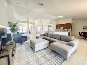 Smart TV, DVD player, table football - FLORIDA PARADISE : Private Pool (Davenport)