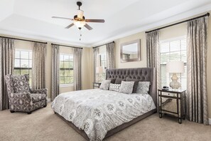 5 quartos, ferros/tábuas de passar roupa, Wi-Fi, roupa de cama