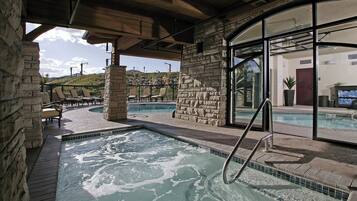 Een verwarmd zwembad