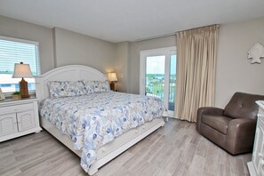 2 slaapkamers, een strijkplank/strijkijzer, gratis wifi, beddengoed