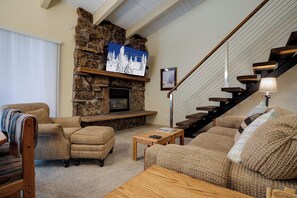 Flat-screen TV, fireplace, DVD player