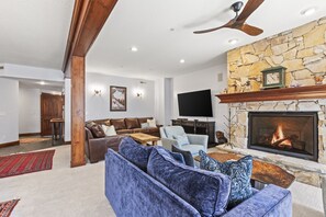 Smart TV, fireplace, DVD player