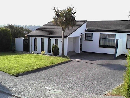 Bungalow in Kinsale With Great Views just 5 Minutes Walk to Kinsale Centre