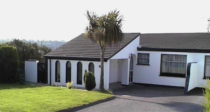Bungalow in Kinsale With Great Views just 5 Minutes Walk to Kinsale Centre