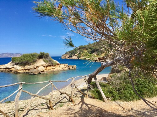 BEAUTIFUL RUSTIC VILLA IN ALCUDIA 1 KM FROM THE BEACH, FREE WIFI, PRIVATE POOL.