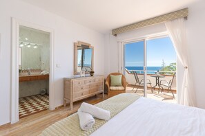 4 habitaciones, tabla de planchar con plancha y cuna de viaje