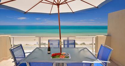 Adelaide Luxury Beach House