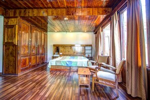 Suite familiar | Ropa de cama de alta calidad, camas extra gratis y wifi gratis