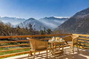 Terrace/patio - Baragarh Resort & Spa, Manali- IHCL SeleQtions (Kullu)