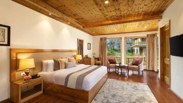 SeleQtions Suite | 1 bedroom, in-room safe, individually furnished, desk