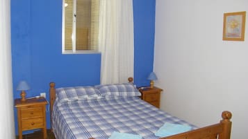4 slaapkamers, een strijkplank/strijkijzer, gratis wifi, beddengoed