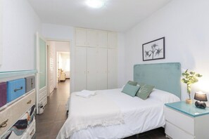 4 chambres, fer et planche à repasser, Wi-Fi, draps fournis