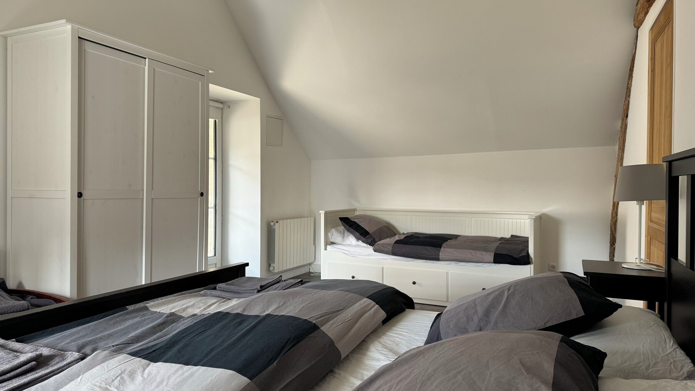 3 bedrooms, iron/ironing board, travel cot, free WiFi