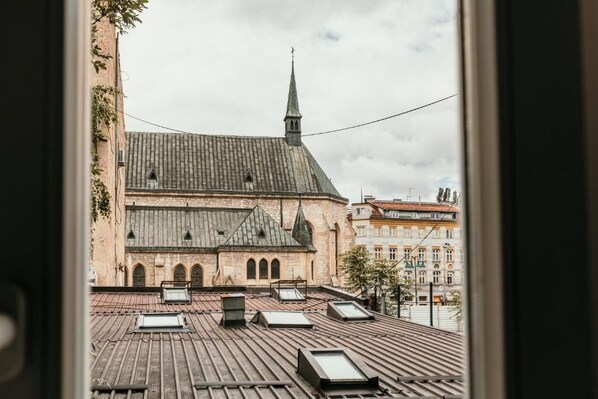 Bed in a 6-bed dormitory (Gavrilo Princip) | In-room safe, desk, soundproofing, iron/ironing board - Hostel Franz Ferdinand (Sarajevo)