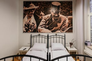 In-room safe, desk, soundproofing, iron/ironing board - Hostel Franz Ferdinand (Sarajevo)