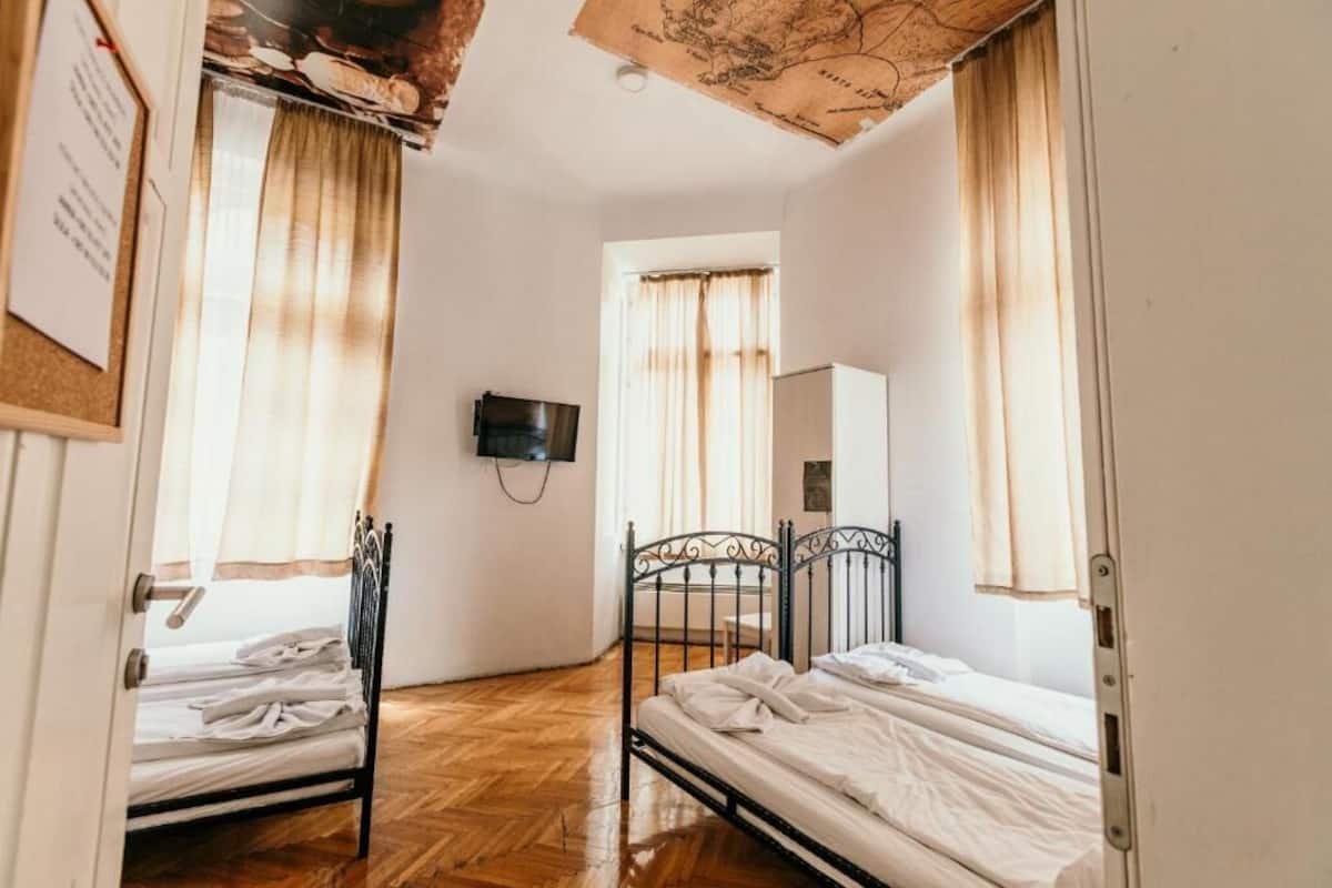Shared Dormitory (Gallipoli Battle) | In-room safe, desk, soundproofing, iron/ironing board