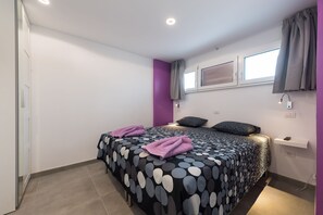 1 chambre, fer et planche à repasser, lit parapluie, Wi-Fi gratuit