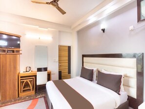 1 habitación, ropa de cama de alta calidad y escritorio 
