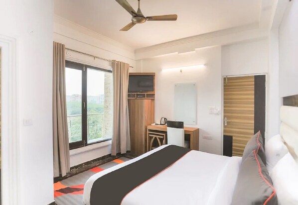 1 habitación, ropa de cama de alta calidad y escritorio 