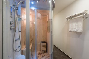 Bathroom - Sultan Modern Hotel (Skopje)