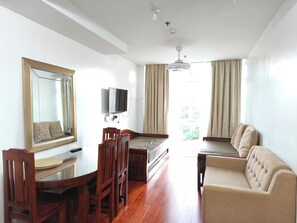 ファミリー コンドミニアム シティビュー | ダイニングルーム