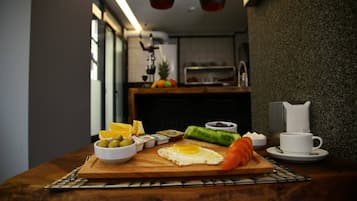 Desayuno a la carta (EUR 5 por persona)
