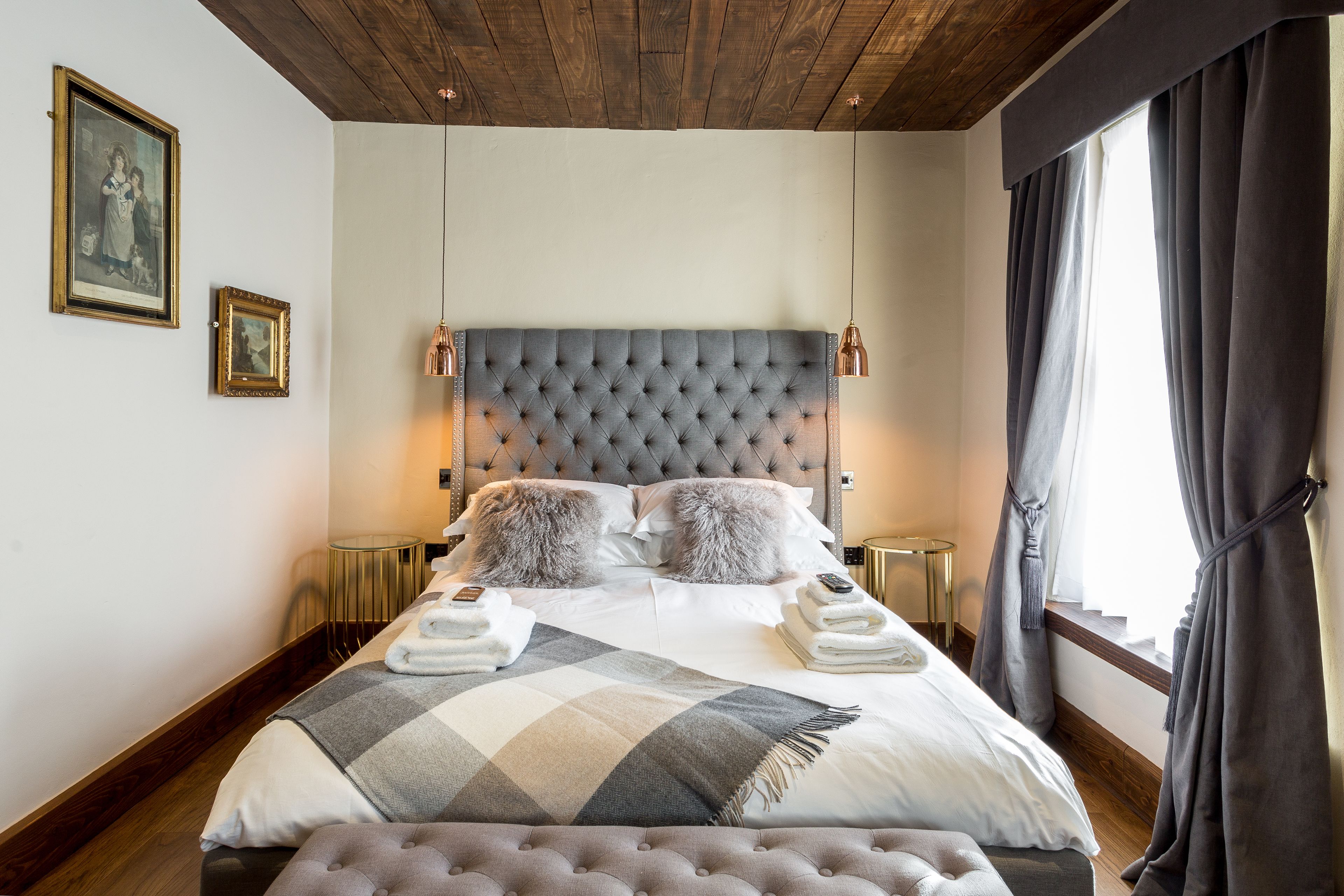 Premier Double Room, 1 King Bed | Premium bedding, minibar, in-room safe, desk