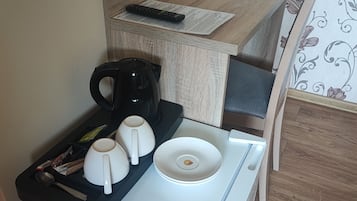 Comfort Apartment, 1 King Bed, Non Smoking, Refrigerator