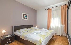 1 bedroom, free WiFi, bed sheets
