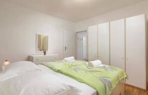 2 quartos, Wi-Fi de cortesia, roupa de cama